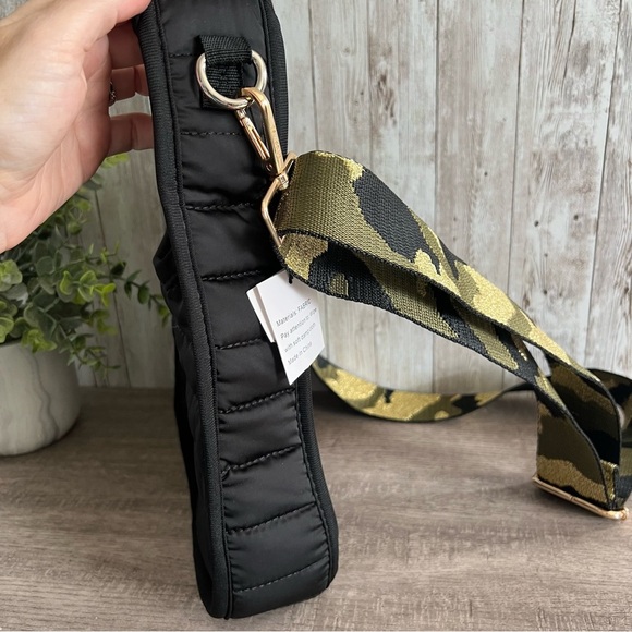 Ahdorned New Messenger Crossbody Quilted Black - Picture 2 of 5